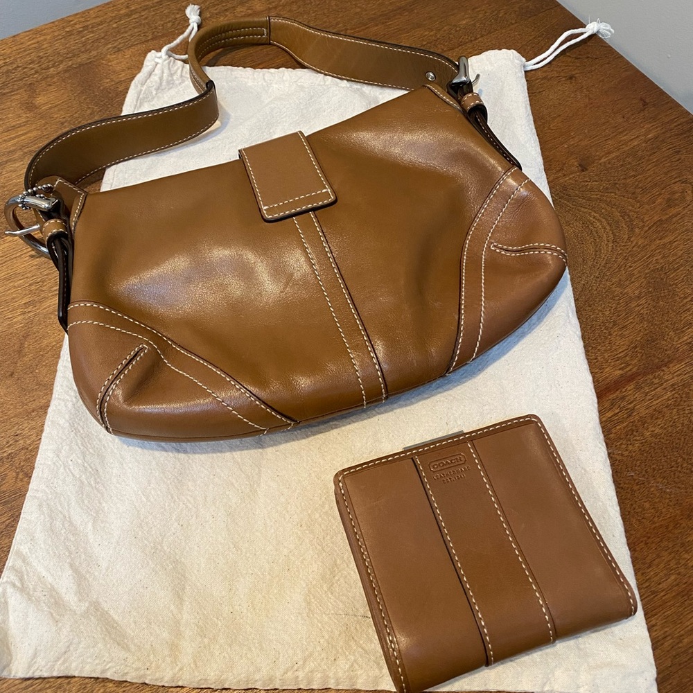 COACH BAG SADDLE LEATHER WITH MATCHING WALLET INCLUDES DUST BAG. A+ condition - Picture 3 of 9